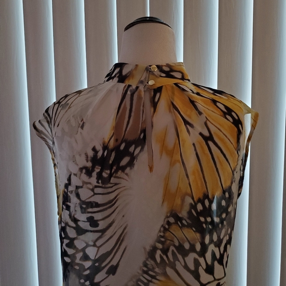 Butterfly pattern blouse - Picture 2 of 3